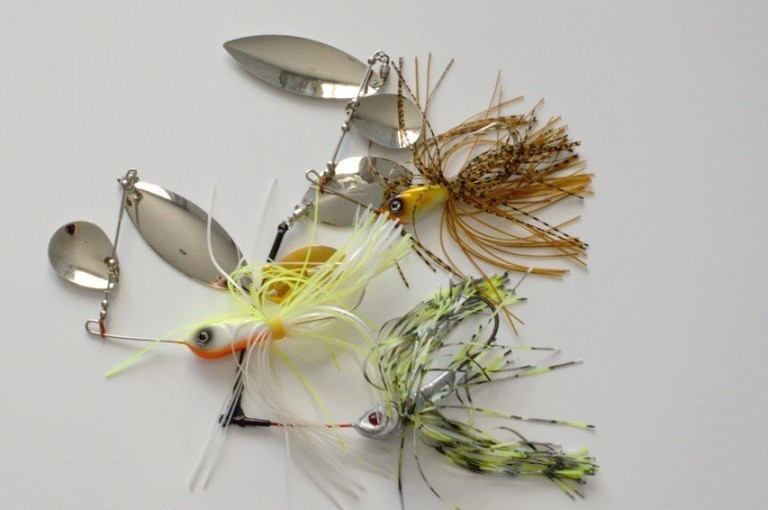 Kit Leurres De Pêche Spinnerbait - 5 Leurres Métalliques Colorés Pour Bar, Brochet, Saumon, Doré Et Truite